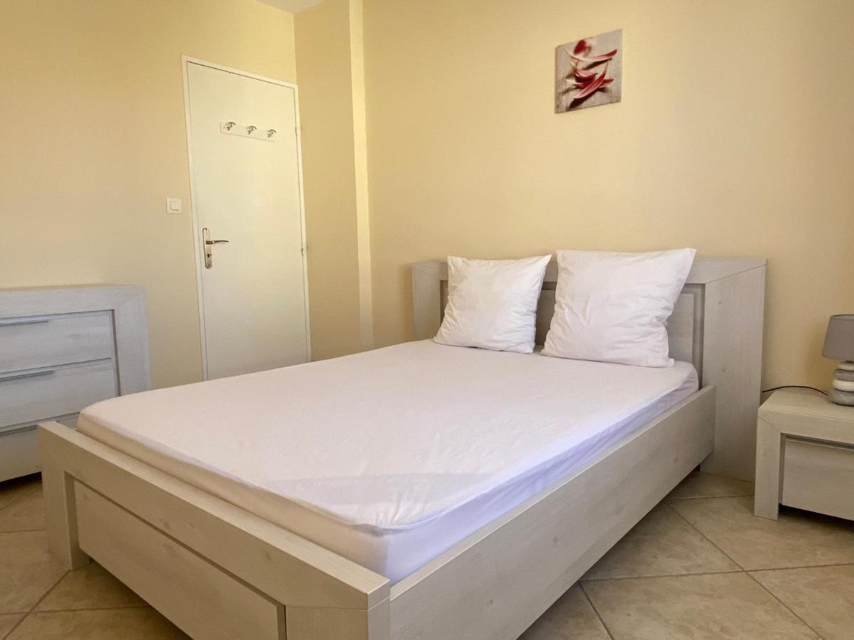Les Locations Cinaureva "Les Iles D'Or" Apartment La Londe-les-Maures Exterior foto